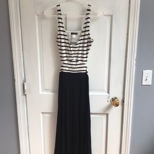 Venus Black and White Maxi Dress
